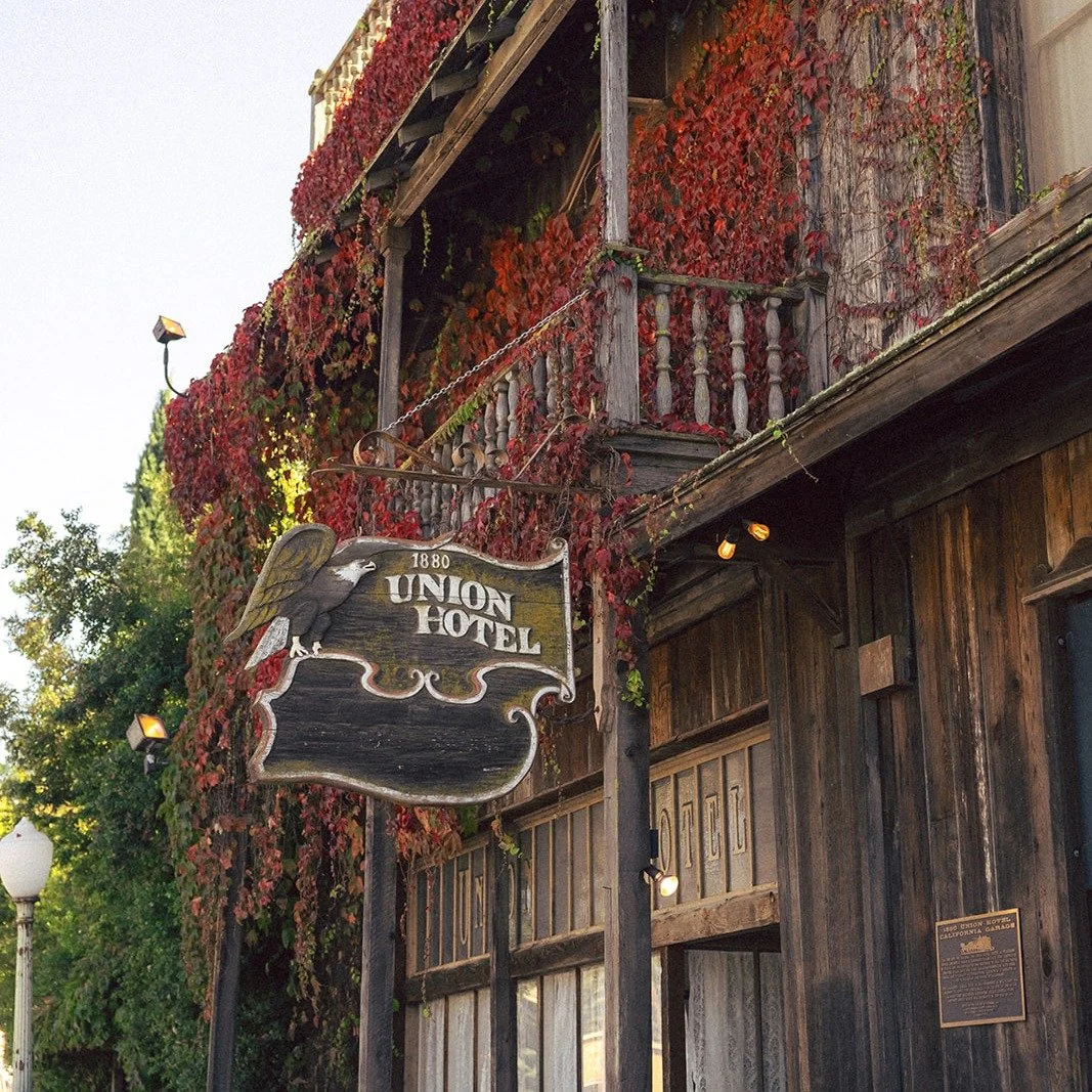 🥂 HIRING: EVENT BARTENDERS &amp; SERVERS

1880 Union Hotel is hiring Banquet Bartenders &amp; Event Servers for weddings and private events beginning March 2026.

Event-based weekend work | 8-10 hour shifts

We&rsquo;re a historic venue focused on w