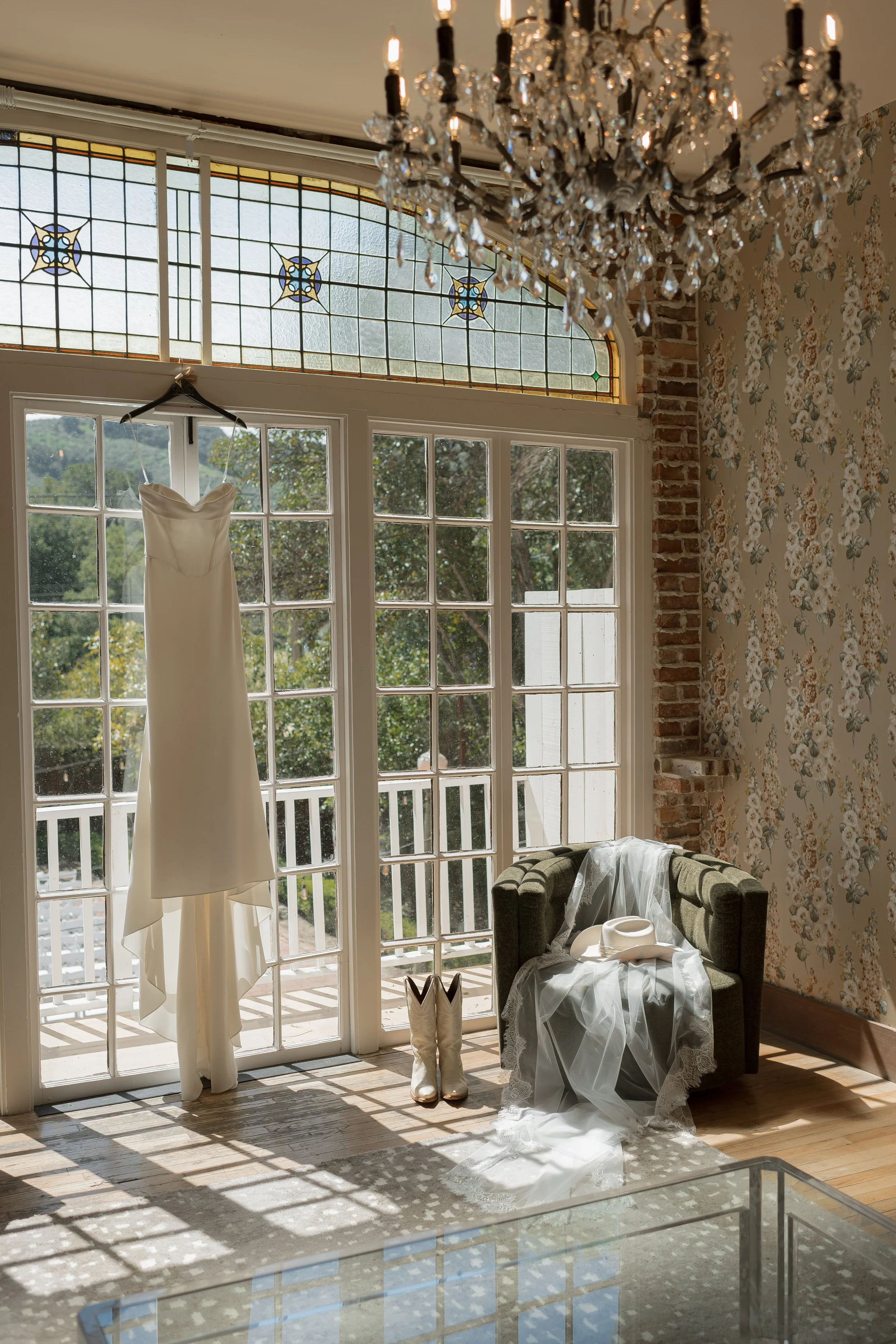 bethanyjoyphotography-G+A-GettingReady-5.jpg
