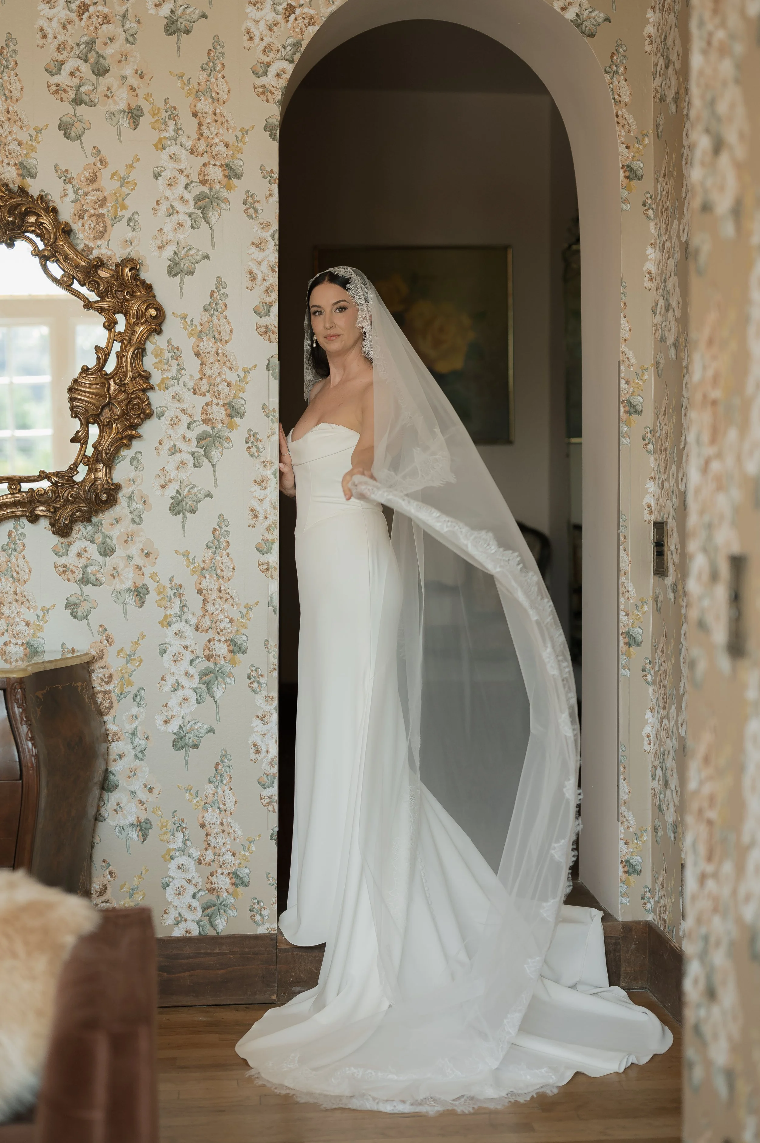 bethanyjoyphotography-G_2bA-GettingReady-132.jpg
