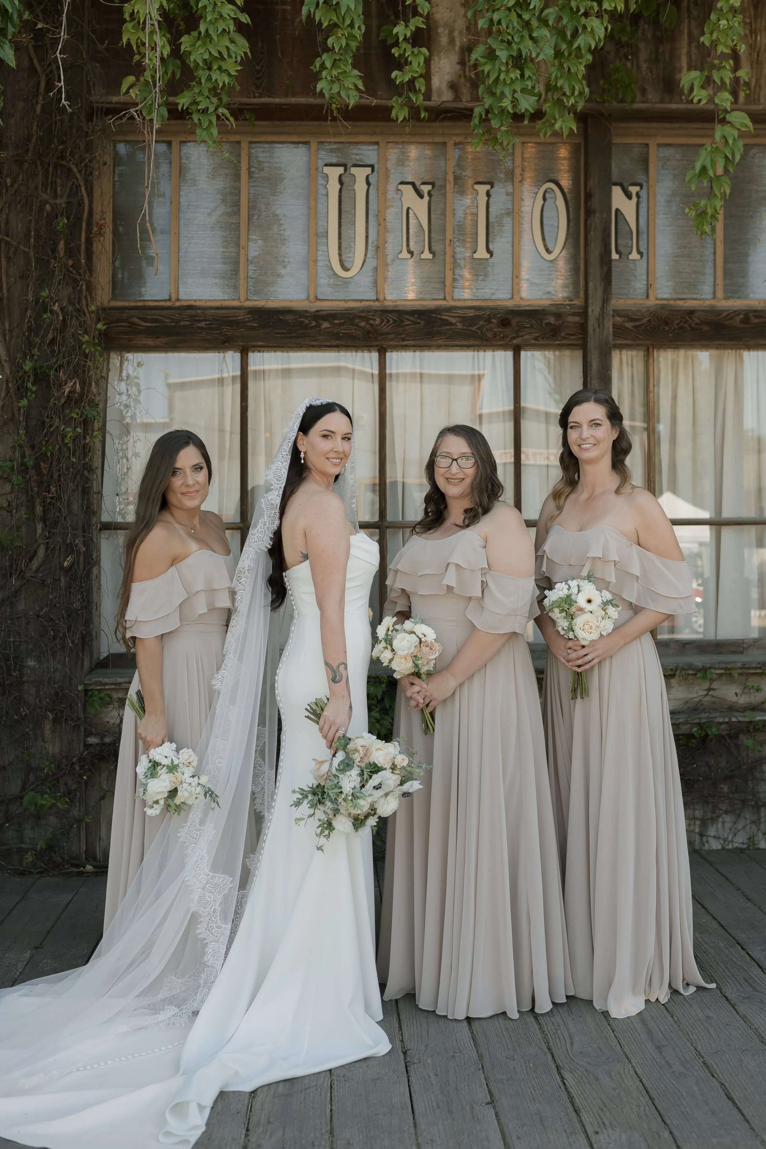 bethanyjoyphotography-G_2bA-WeddingParty-33.jpg