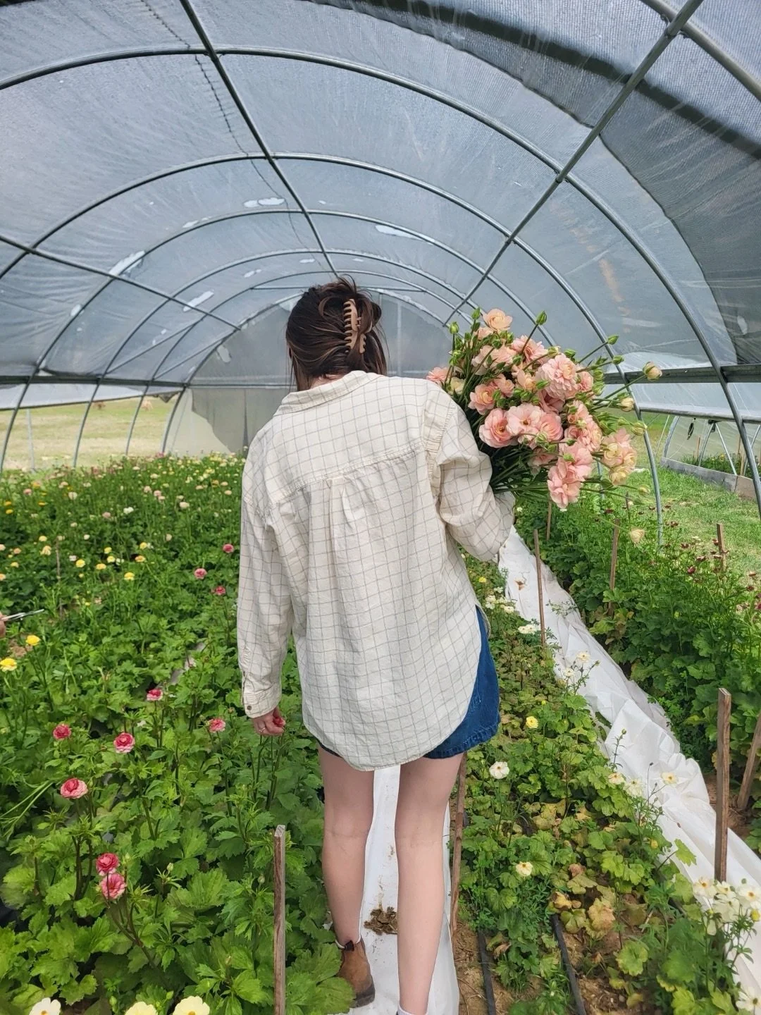 March 🌸🌱🎂🍀🍰💐 so so many flowers &amp; good times with good good people!! This is the life! Holding on tight!