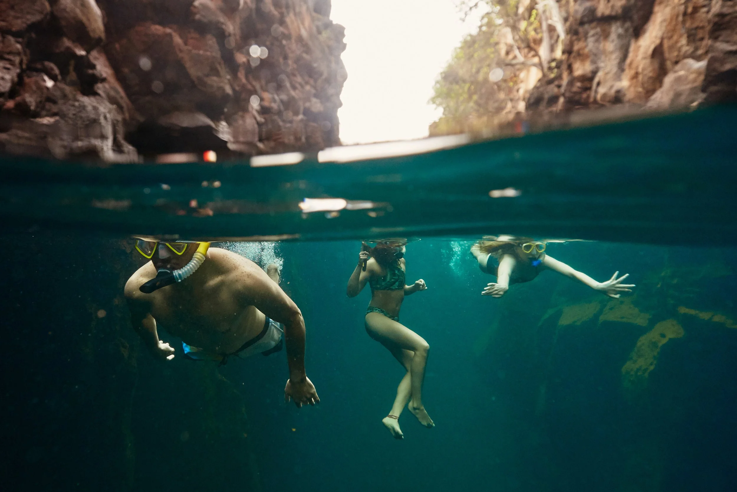 H_galapagos_underwater_TARA_RICE_0059_RET.jpg