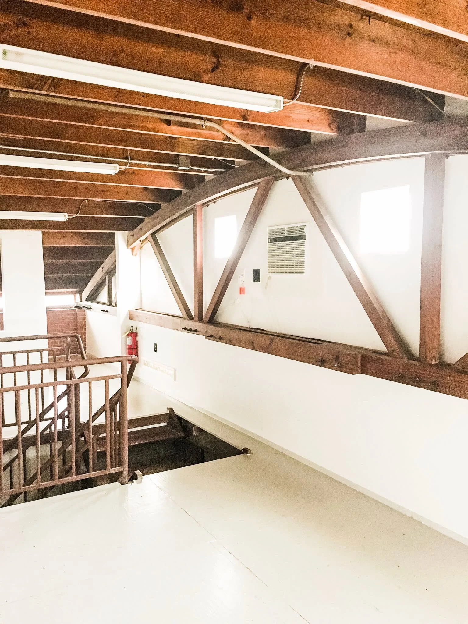 Hello guys! I am moving out of my studio at @canalstreetstudioshou after a beautiful and amazing 2 years. I love this space and want it to be given to another artist who will foster the community of Canal Street Studios. Move in would be in January! 
