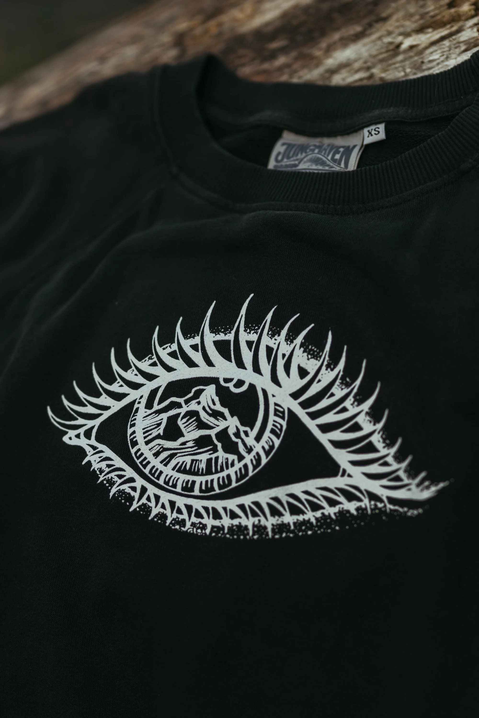 sacred-range-hemp-crewneck-unisex-black-white-eye-detail-01.jpg