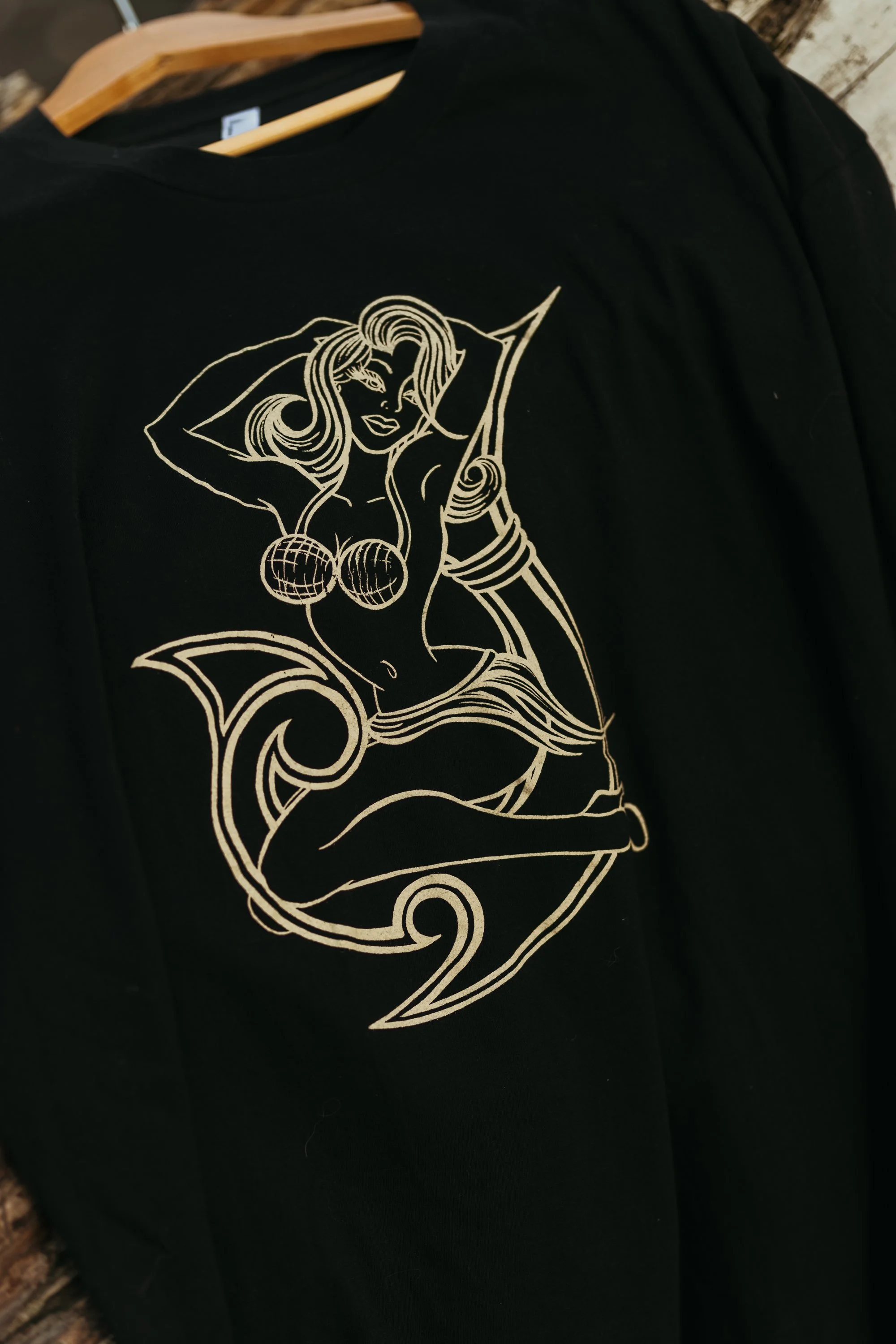 Siren Line Tee – Black