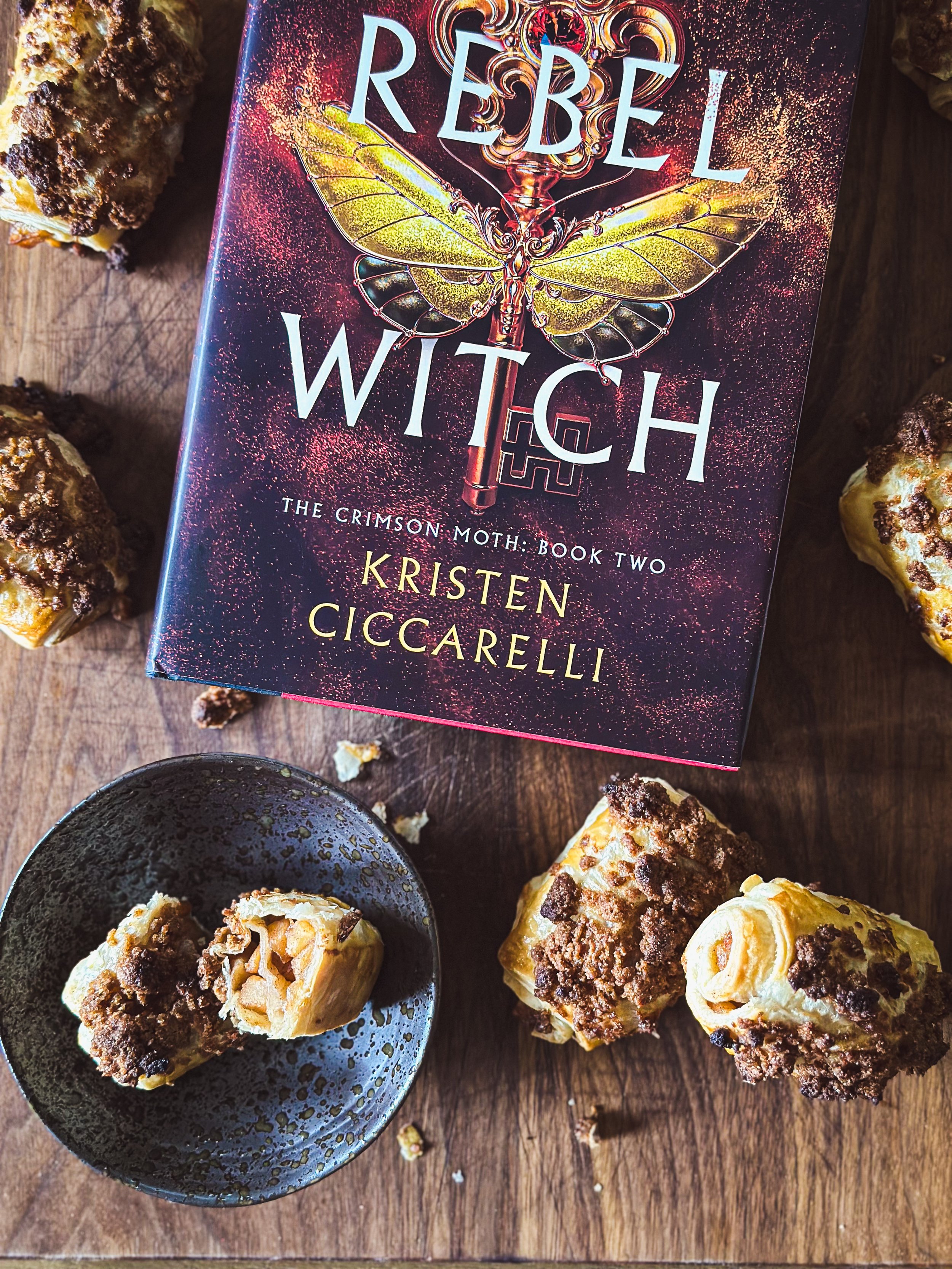 Rebel Witch | Apple Crumble Pastries
