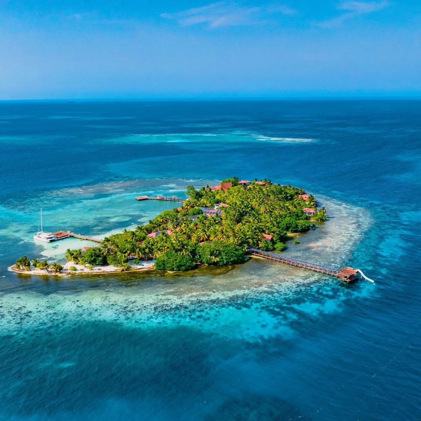 RAY CAYE ISLAND RESORT