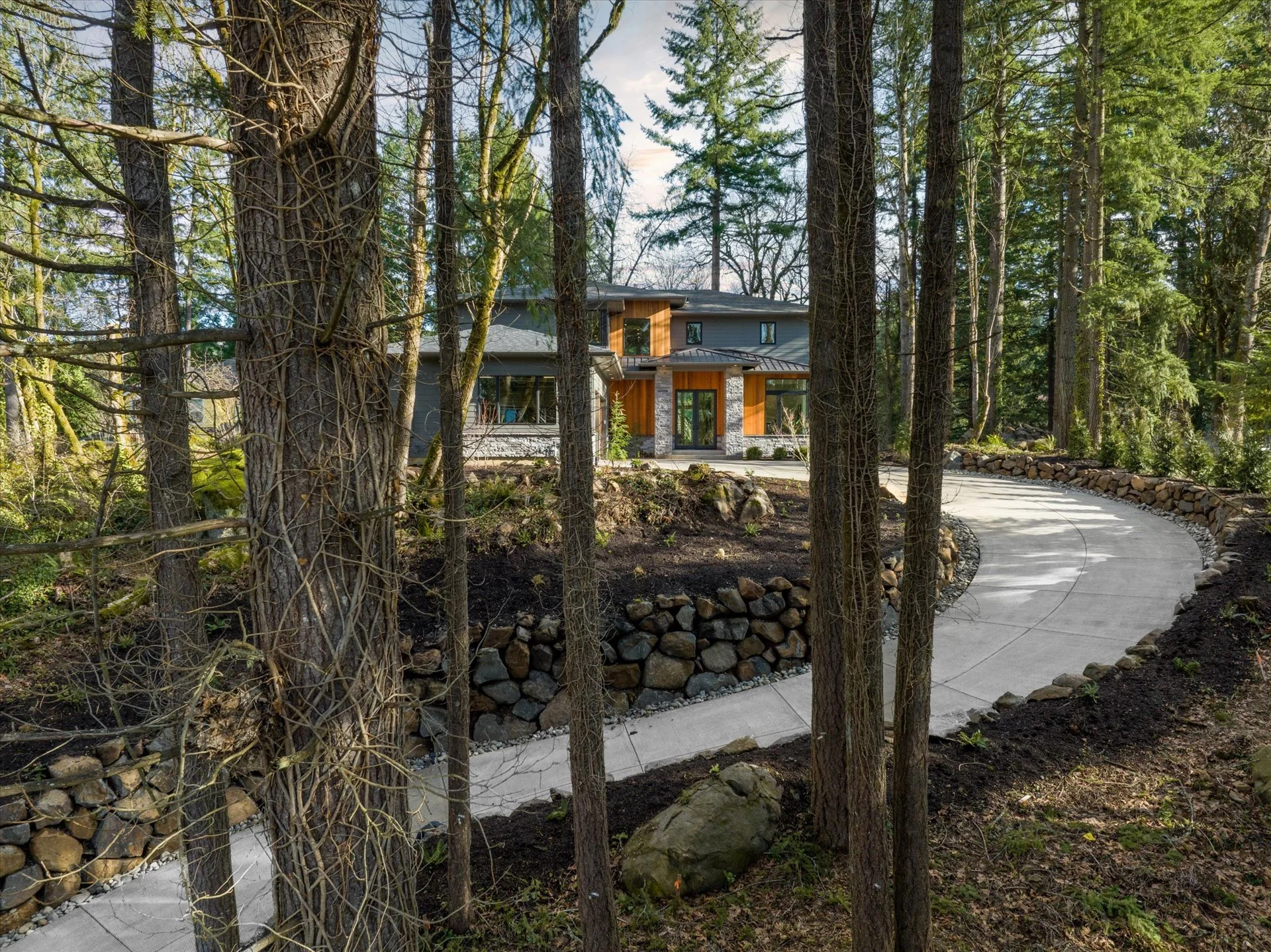90-Front of House-3.jpg