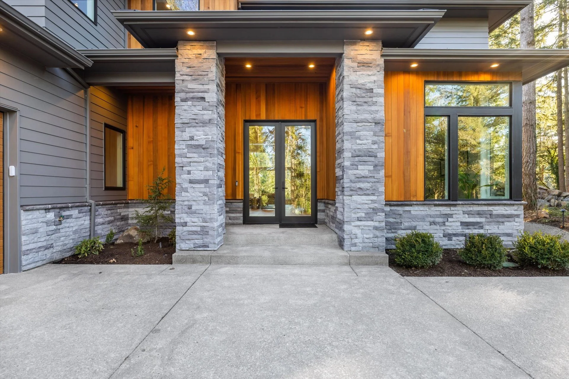 94-Front of House-7.jpg