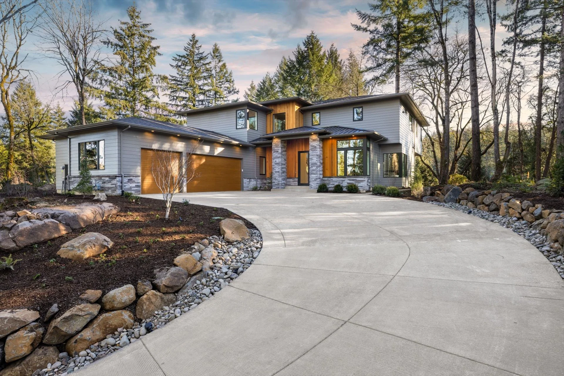 93-Front of House-6.jpg