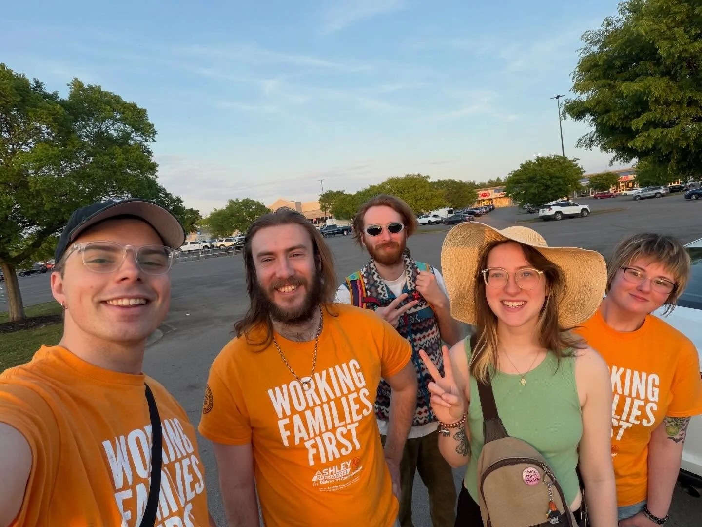 Tons of more doors knocked for Ashley Benkarski for District 21. So blessed to have an amazing team 🧡