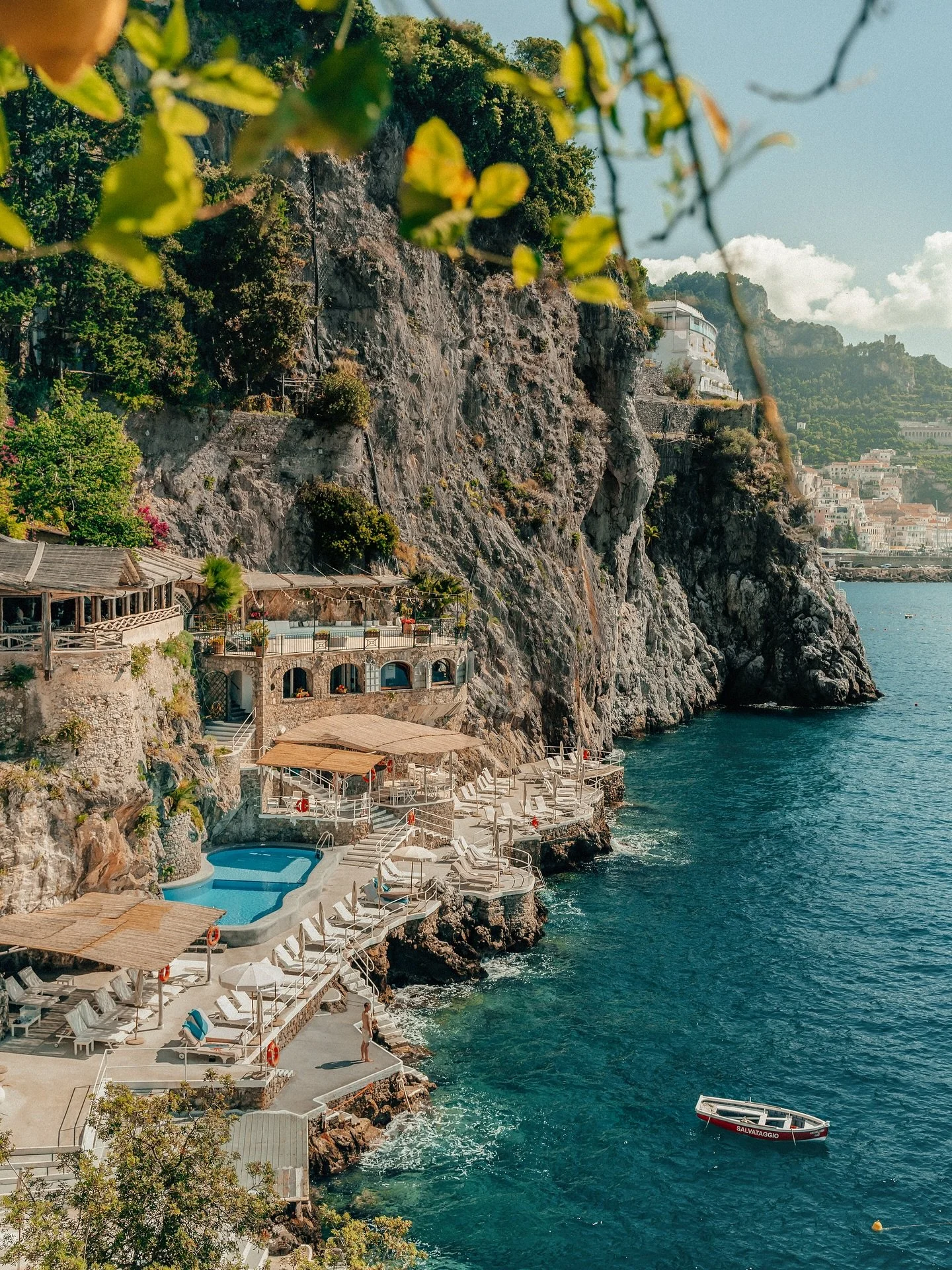 As far as summer plans go, Italian mornings at @hotel_santa_caterina soaking in the coastline sounds like a dream.
.
📍 @hotel_santa_caterina Amalfi, Amalfi Coast, Italy
.
#italy #italian #italiansummer #europe #drone #dji #travel #travelphotography 