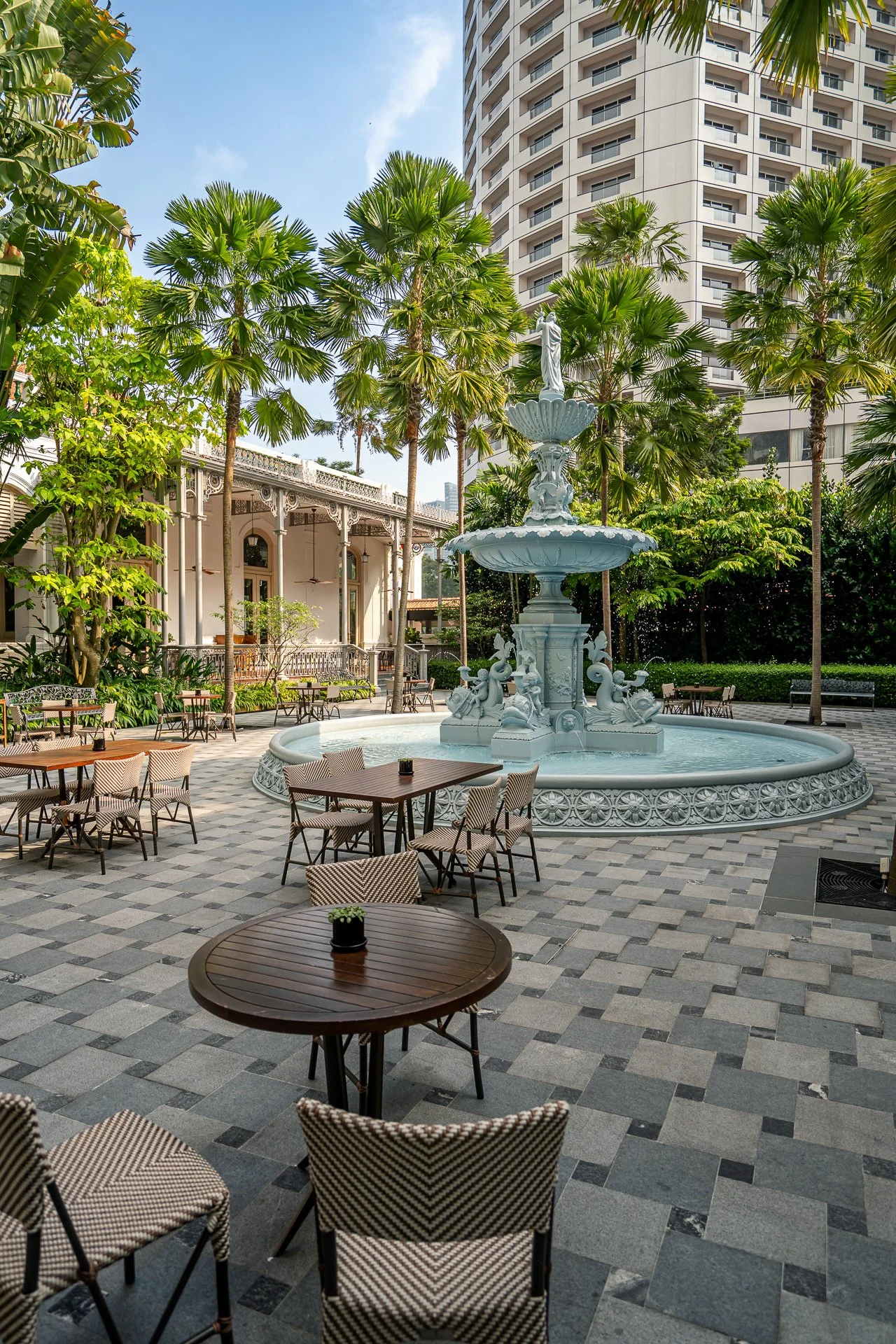 Singapore - Raffles Joe Kelly @alifeiimagined-aJOE02262.jpg