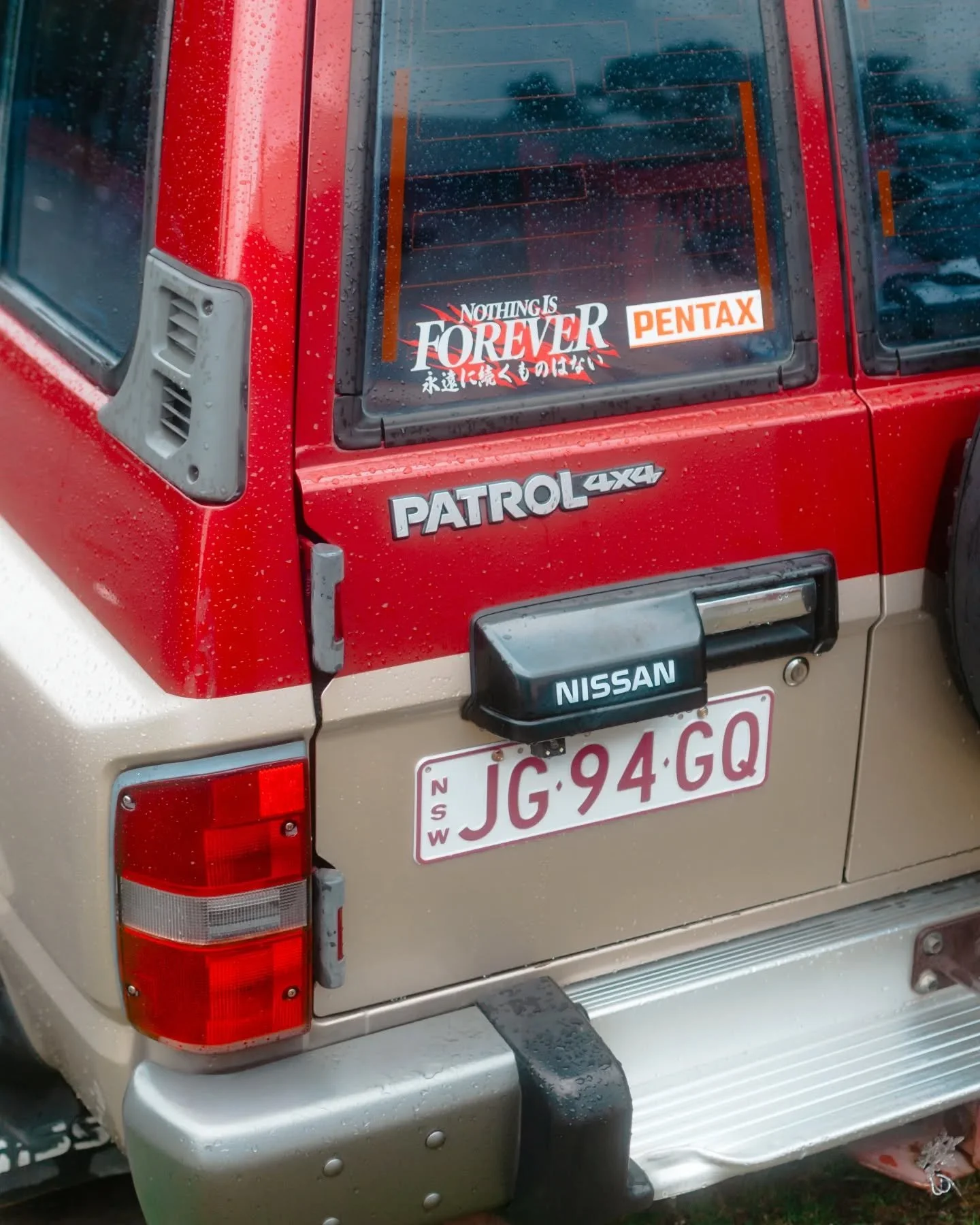 Breakdown ⛓️&zwj;💥

What's a girl to do when she's got her car loaded up with camera gear, and a few hours to kill until a Tow Truck arrives? 😌

Whipped out the old school Nikon D300 for this one, with a black mist filter and it turned the dark rai