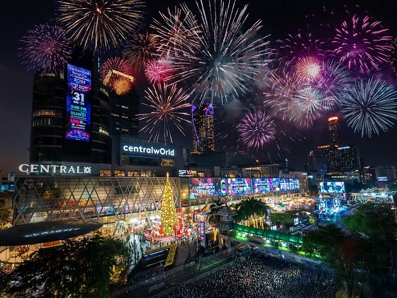a firework in front of centralwOrld in Bangkok on New year's eve