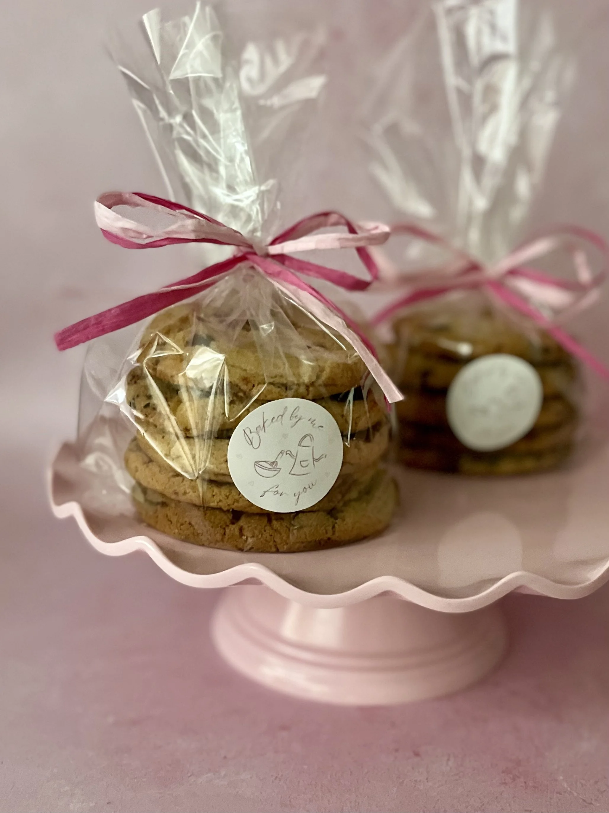 Soft and chewy brown butter cookies with a generous mix of chocolate chips and a caramelised, toasty flavor