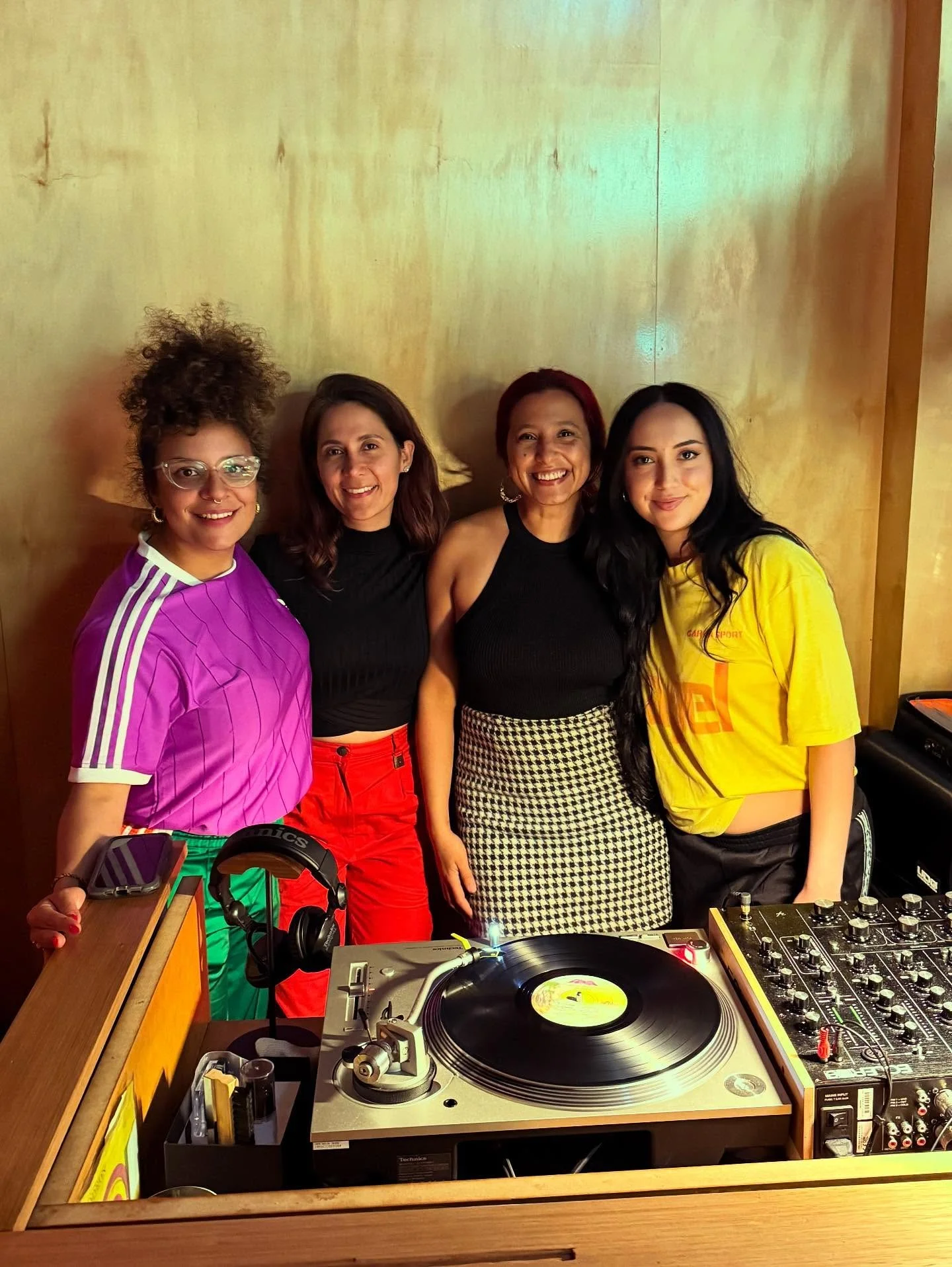 ✨ S&aacute;bado at Night in @deadwax.enmore was a dream come true ✨
Four Latinas behind the decks, celebrating music, multiculturalism &amp; safe spaces 💜

Thank you to everyone who came out, your support makes these nights possible and shows how ne