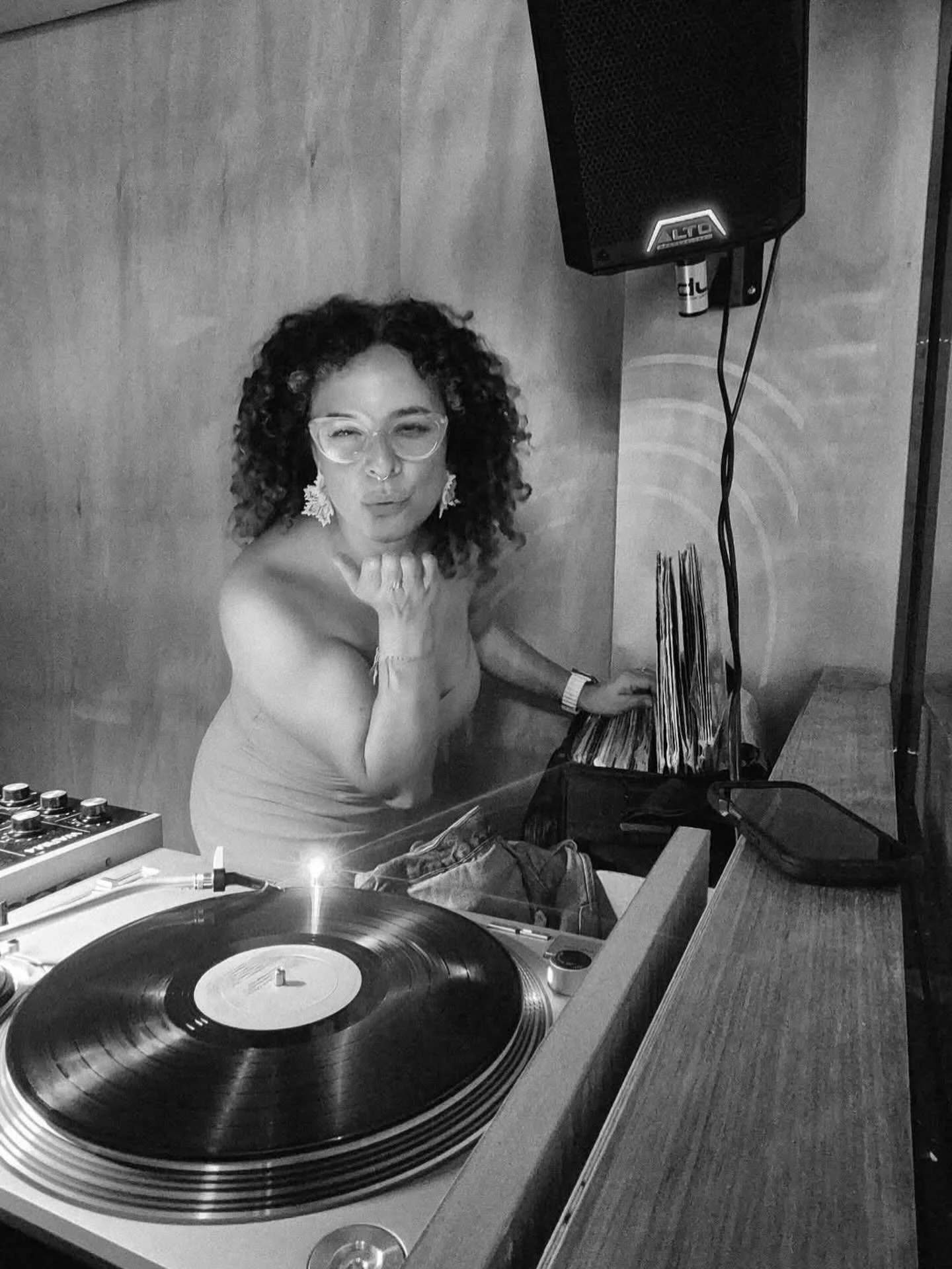 Six in the morning. Eighteen years ago.
A nineteen-year-old girl arrived in Sydney not knowing what was ahead.

Today, I feel happy, grounded, and proud of the life I&rsquo;ve created and continue to create.

Wishing everyone a beautiful close to 202