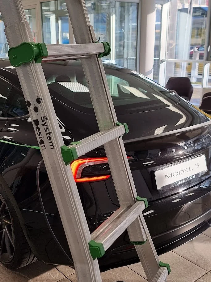 Diffusione sonora Tesla Showroom