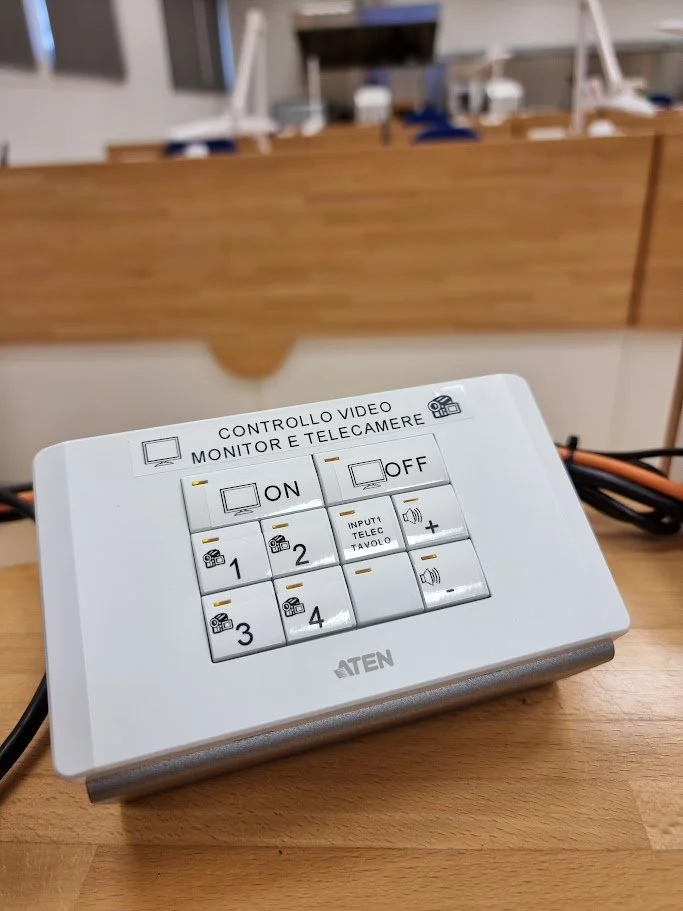 Controllo telecamere e monitor aula dimostrativa