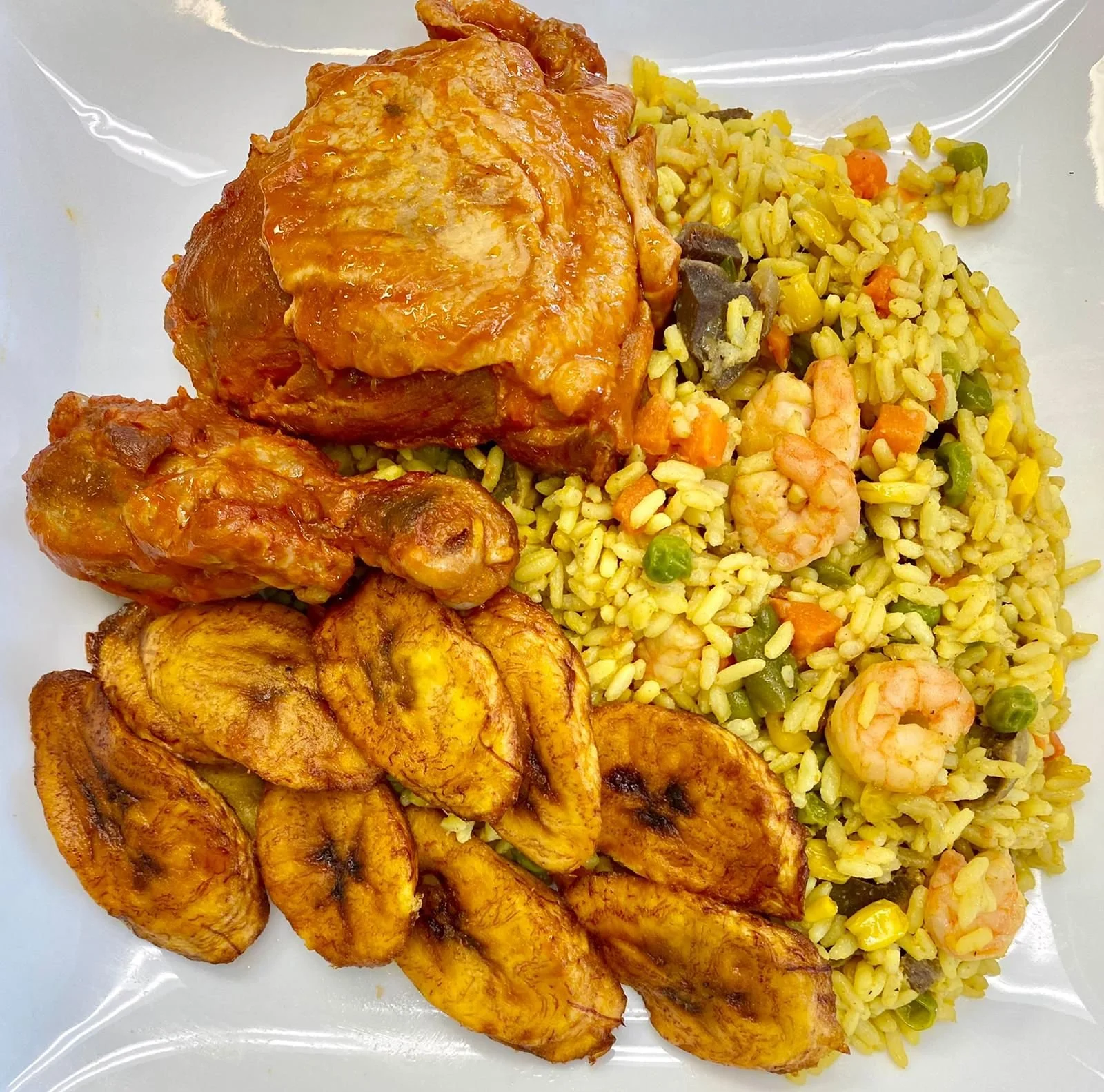 Nigerian Fried Rice w/ Chicken and Plantains