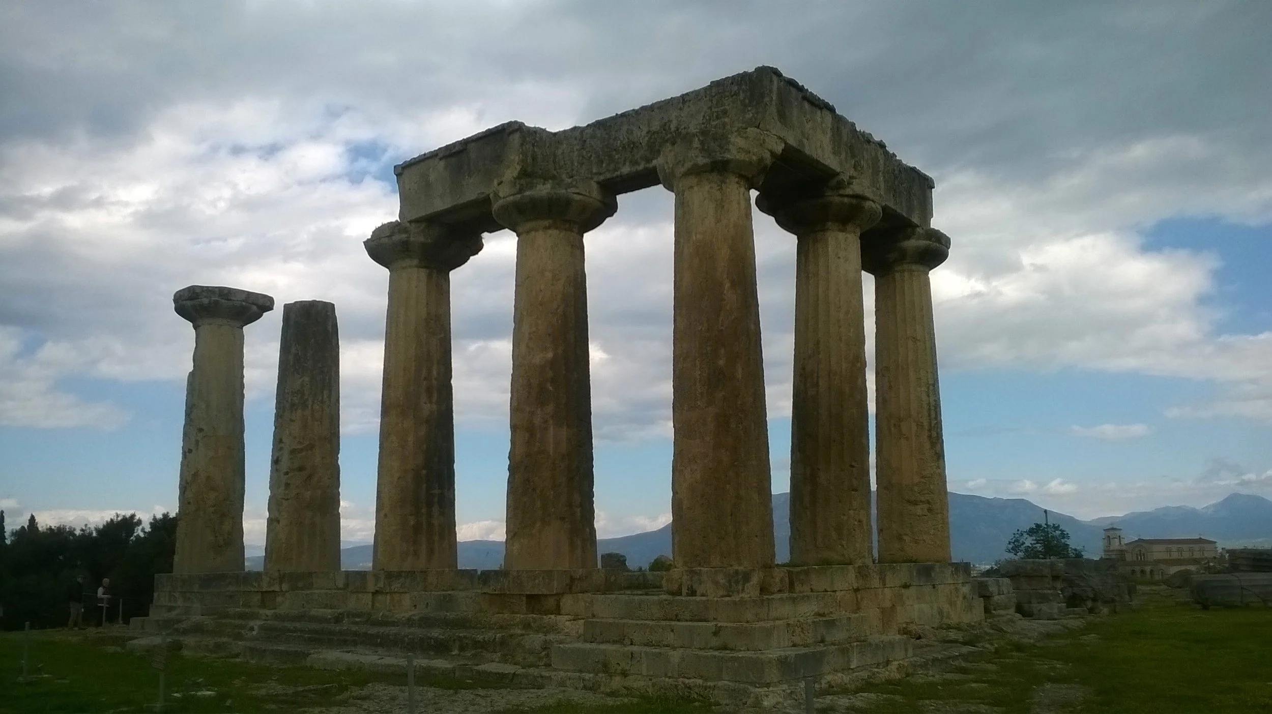 arxiki_temple_of_apollo.jpg