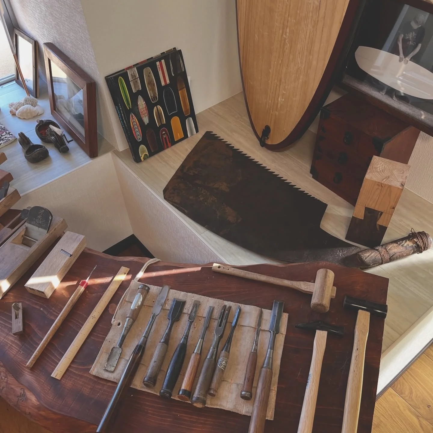 SURF &amp; WOOD 
Lasca Wood &amp; Shape School
#showroom#woodworking#surfboards#japanesetoolsmarcenaria