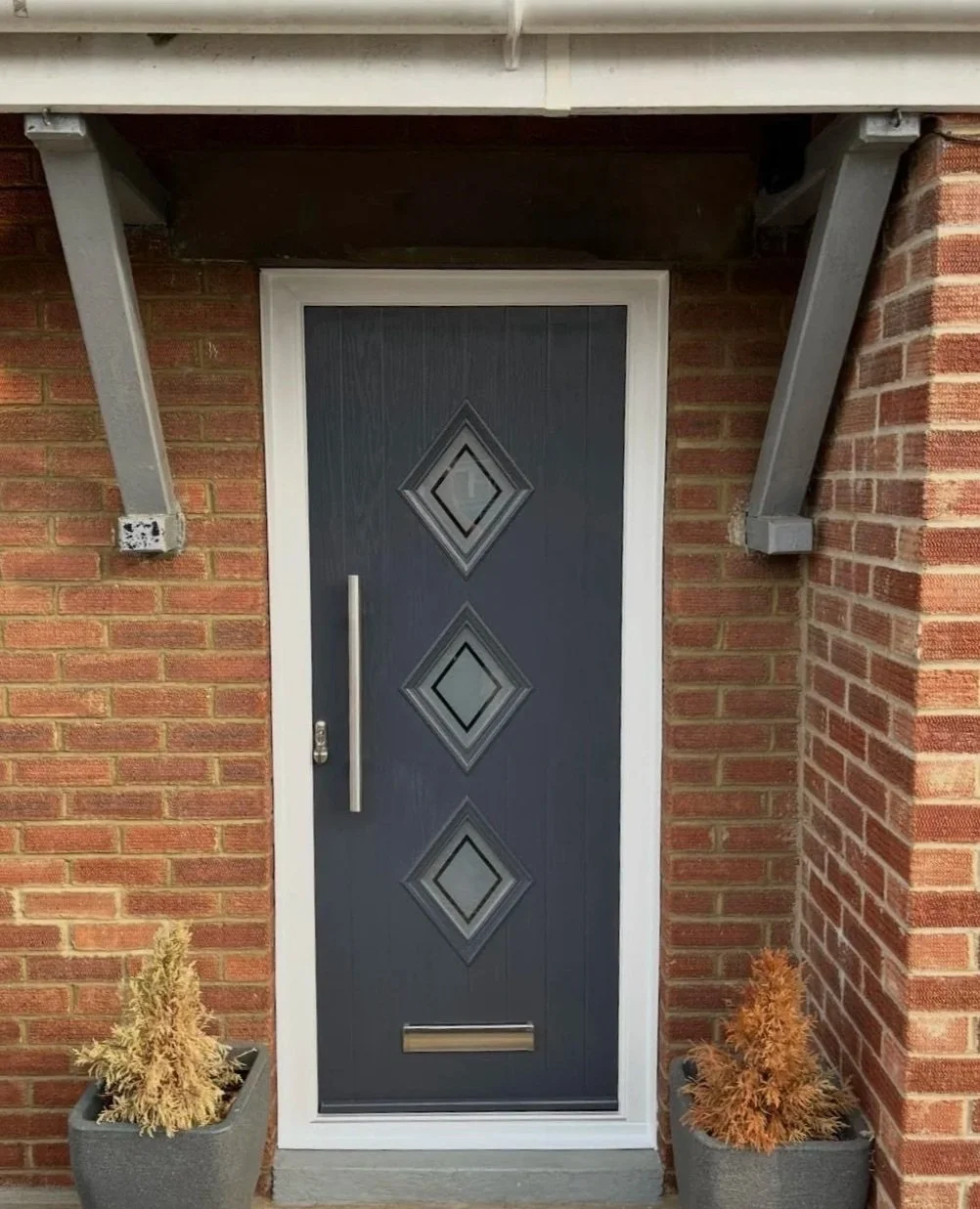 Replacement Modern Front Door | Dynasty Windows FENSA Approved Windows & Doors Installers | Didcot