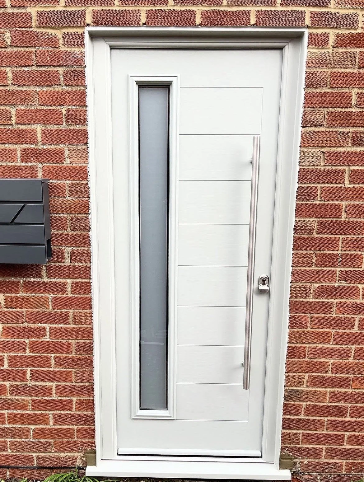 Replacement White Front Door | Dynasty Windows FENSA Approved Windows & Doors Installers | Didcot