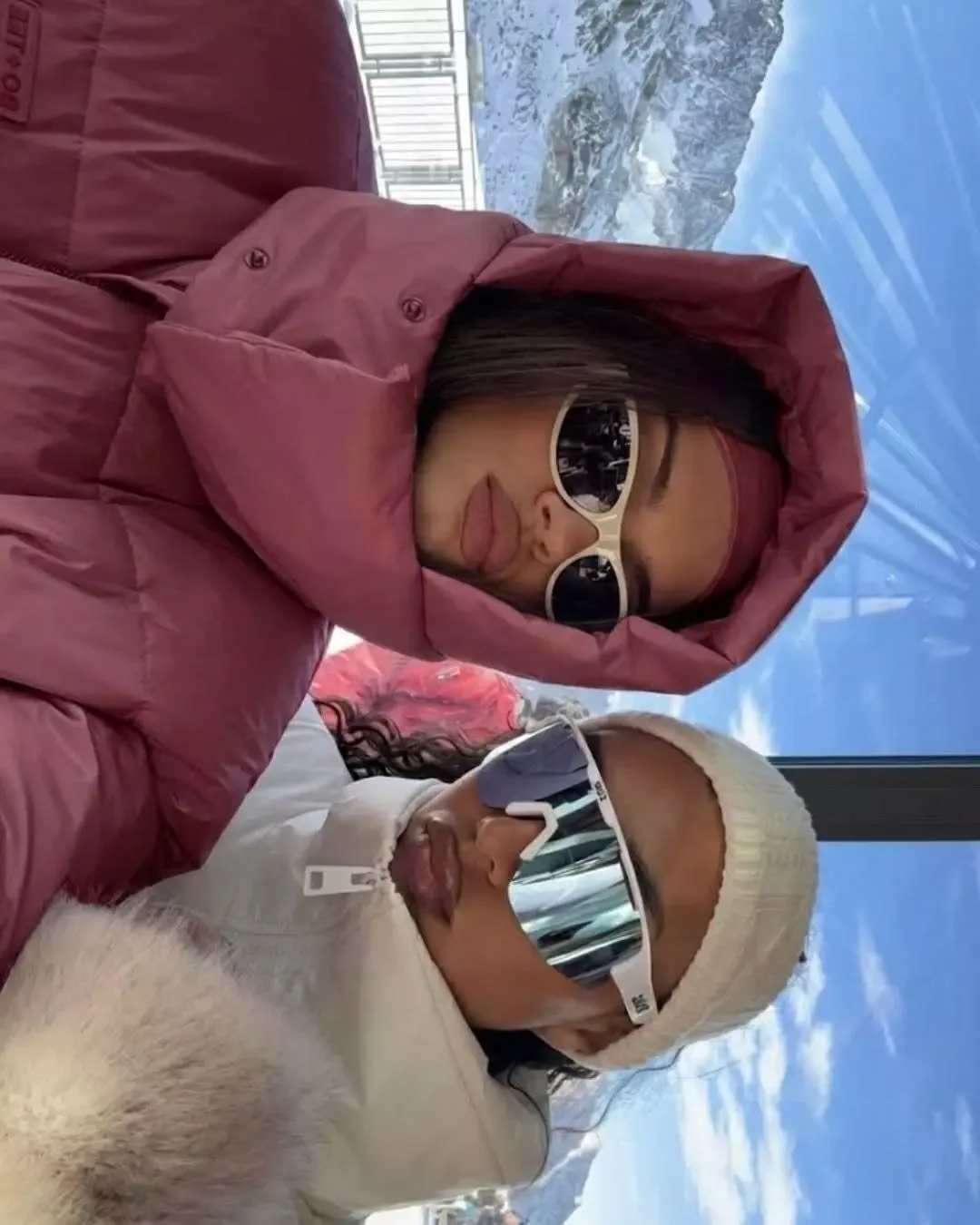 What to pack for a ski trip? We got you covered! Dreamy outfit, and a scent that smells like clean girl attitude ✨