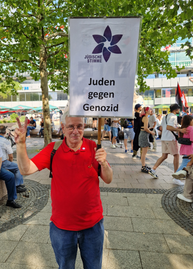 Auschwitz Survivor Son Thomas Gögel Berlin Jul 2025.png
