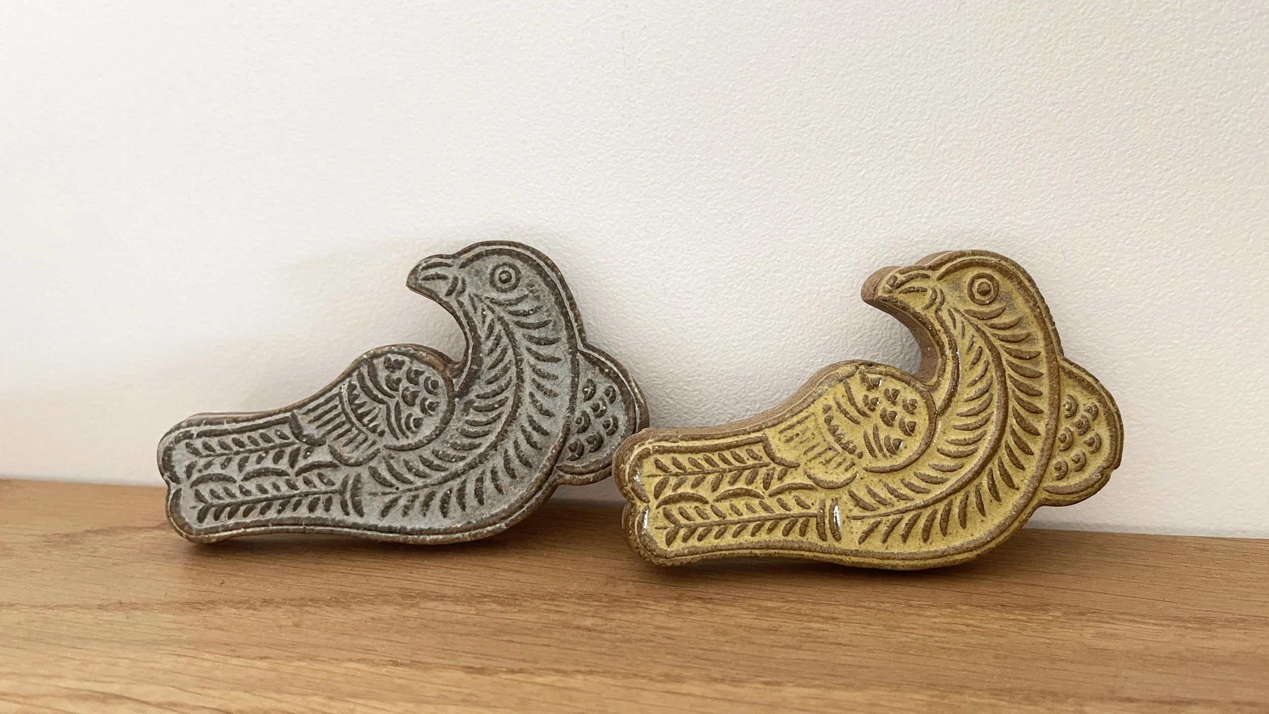 yiiland-guardian-series-paperweight-flying-bird.jpg