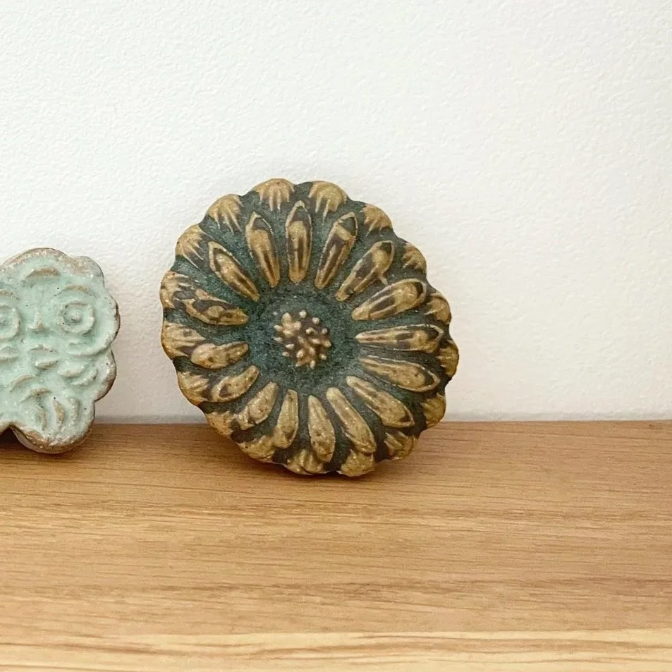 yiiland-new-beginnings-series-ceramic-chopstick-auspicious-lion.jpg
