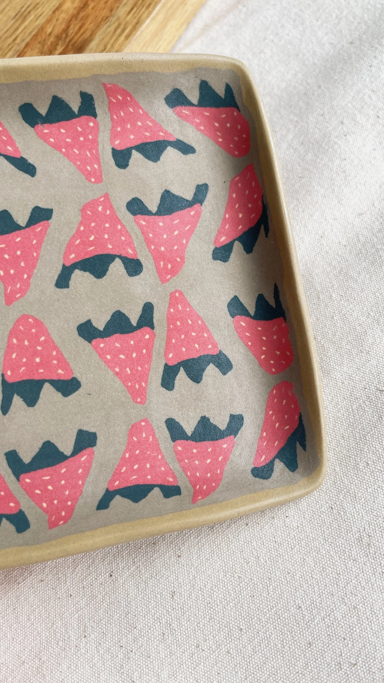 yiiland-berry-tray-nerikomi-detail.jpg