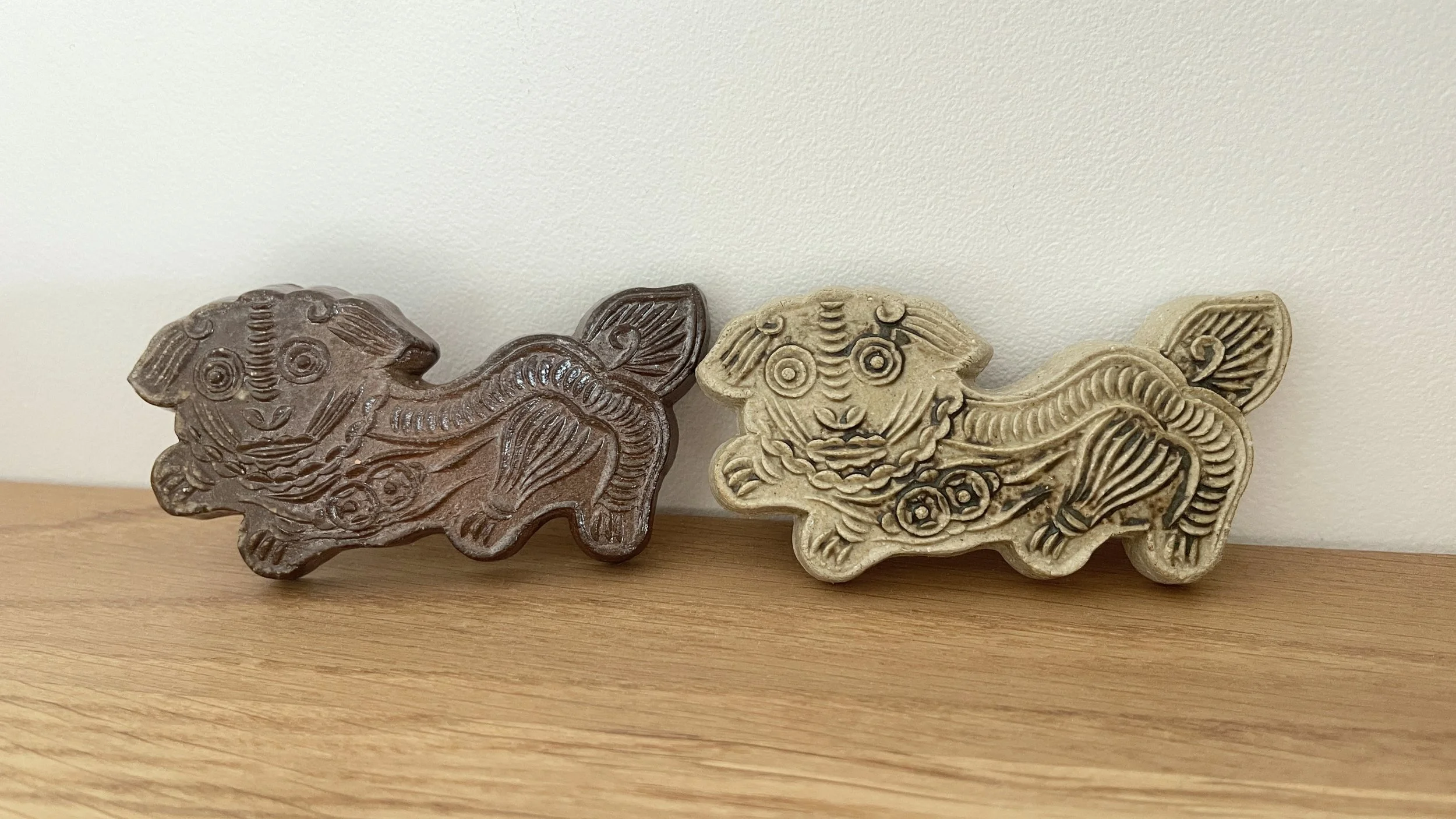 yiiland-guardian-series-paperweight-lion.jpg
