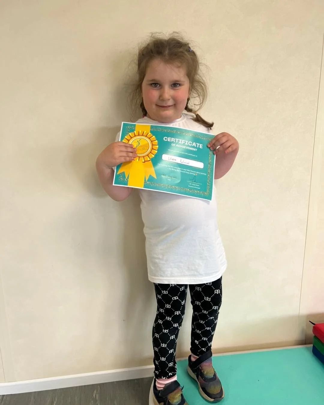 A big congratulations to Liliana on receiving her very first 🌟 Mini Movers Certificate 🌟

She&rsquo;s been growing in confidence beautifully and always brings such lovely energy into class 💃💛 So proud of all her hard work and progress!

Keep danc