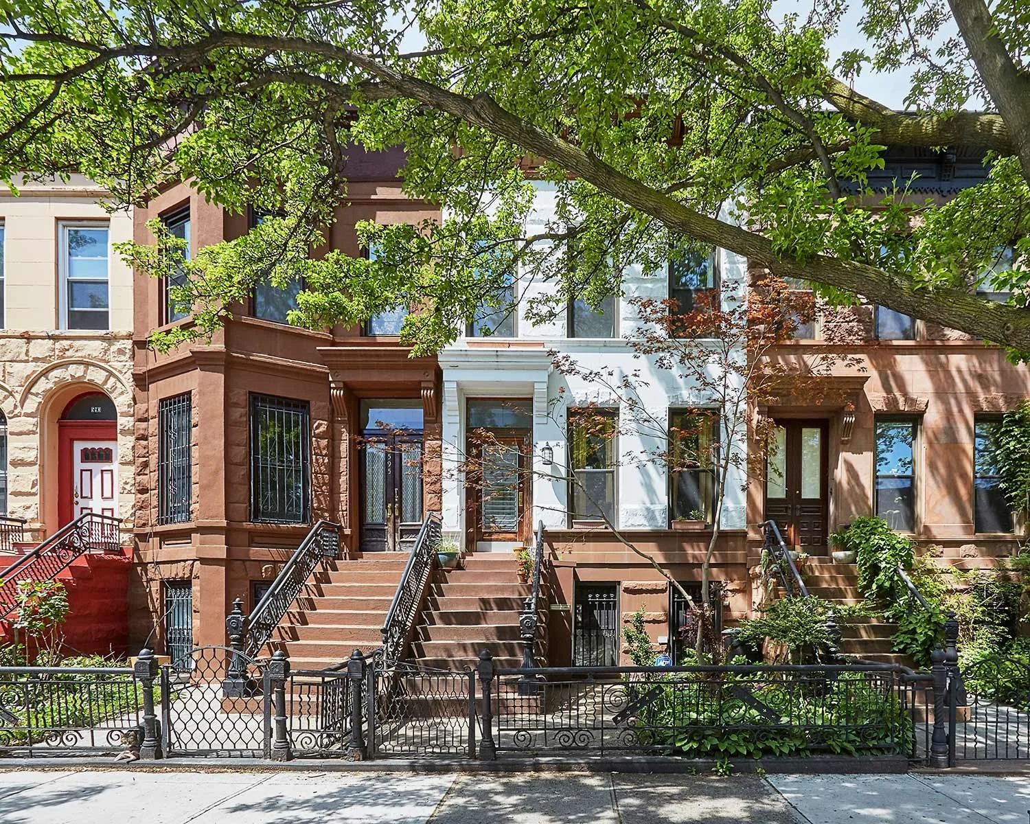 Rosie-McCobb-photography-macdonough-brownstone-houses.jpg