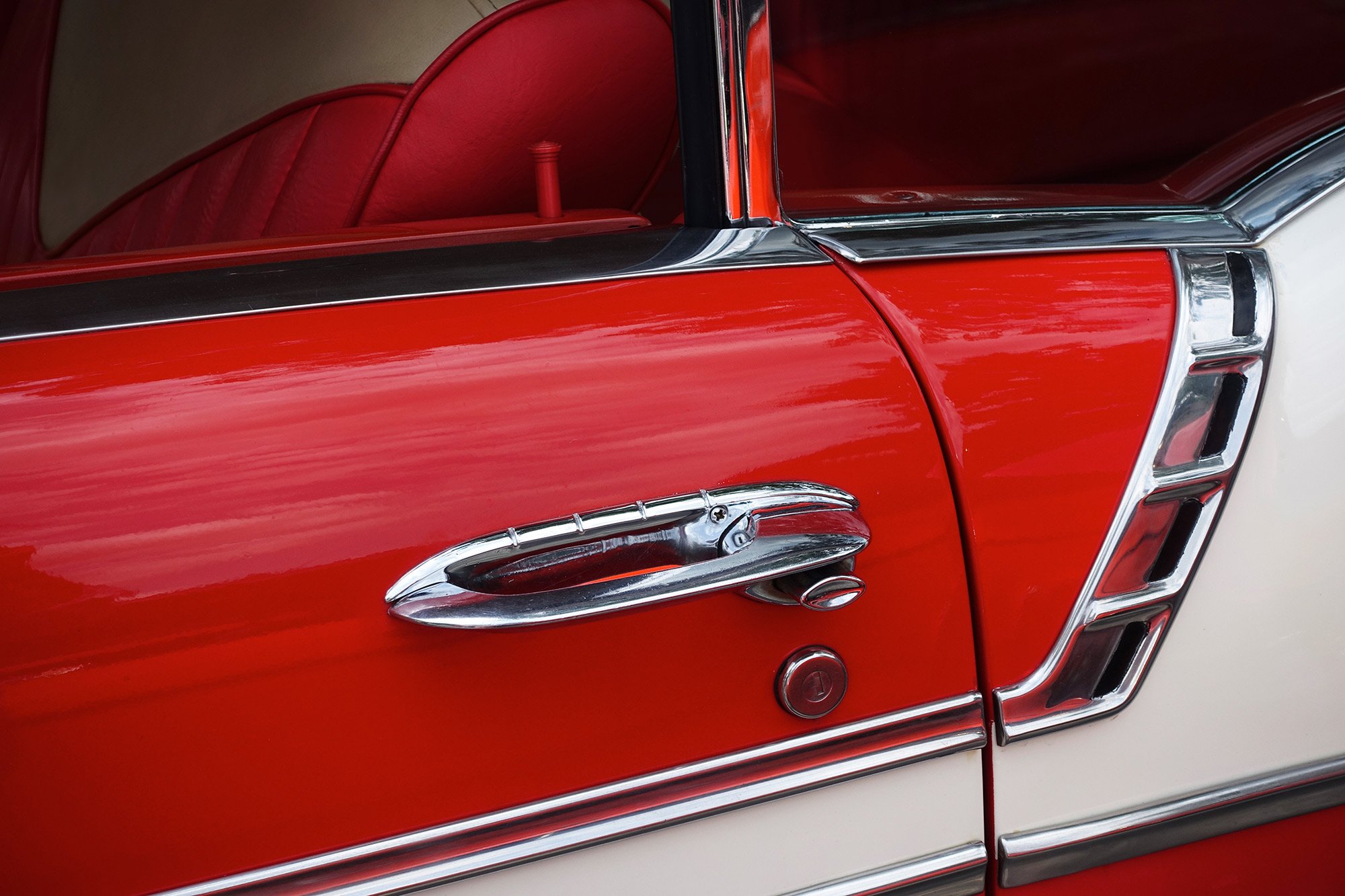 Rosie-McCobb-Photography-red-and-white-striped.jpg