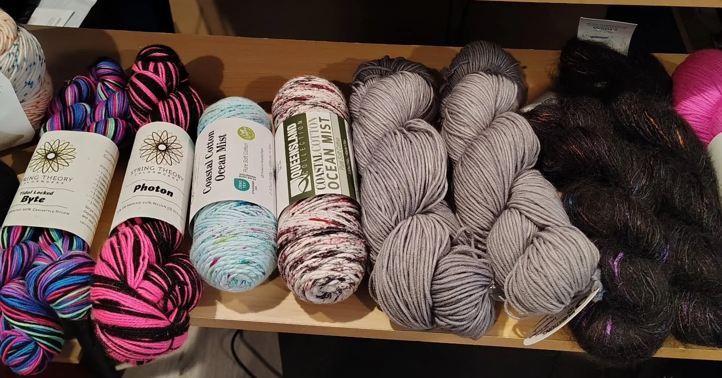 Had a fantastic time during the @triyarncrawl!!! I didn't make it to everyone, but I got some fun yarn from @freemanscreative @hillsboroughyarnshop @yarnsetc_ and @knottysheepnc

As is often the case, I bought the yarn with no project ideas 😅

Hopin