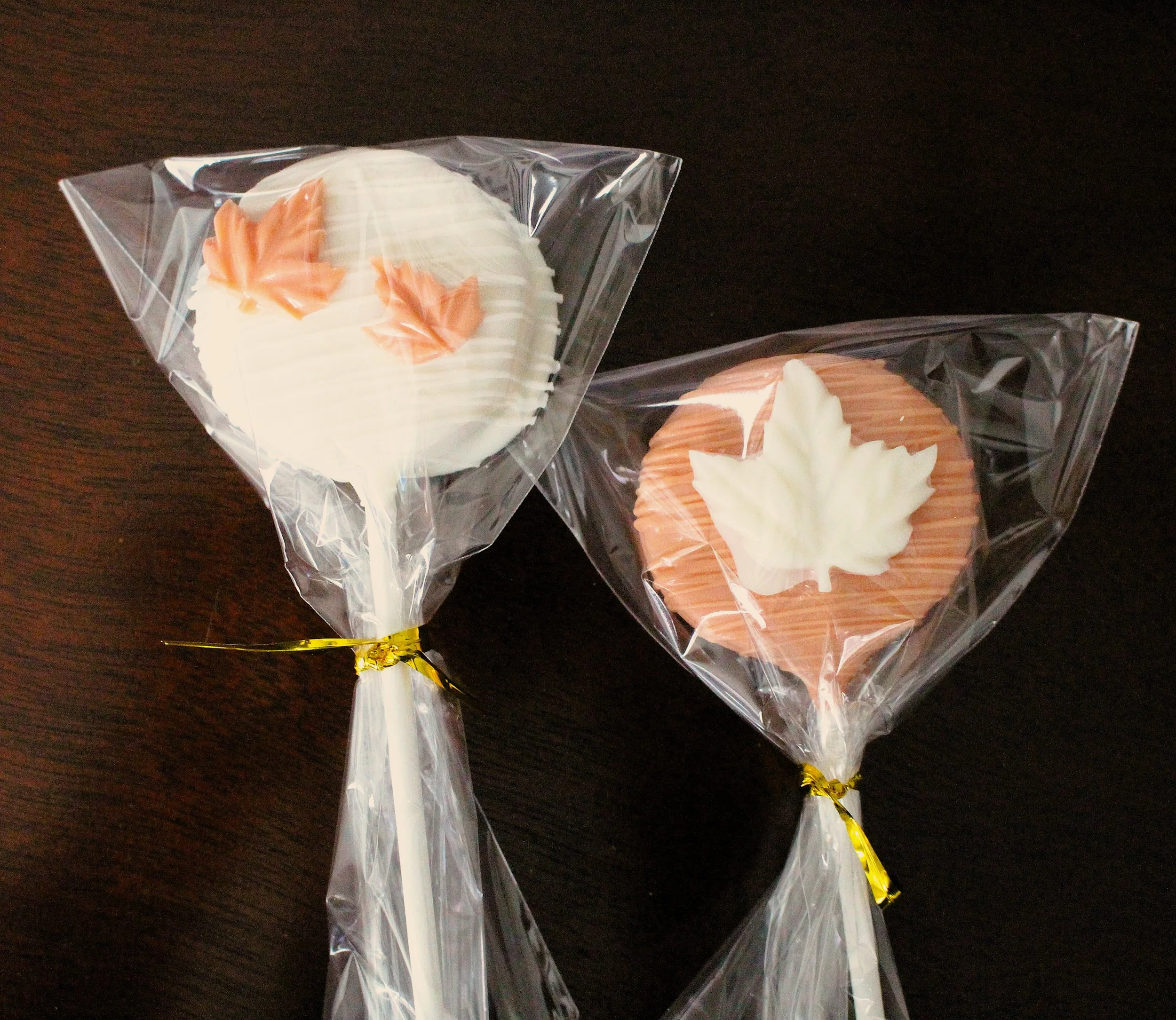 Thanksgiving Cake pop.JPG