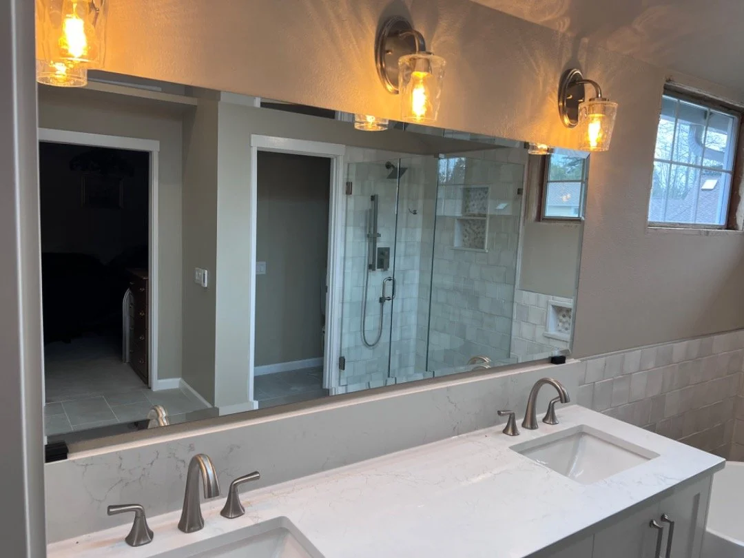 Full Length Vanity Mirror with Beveled Edge.

#vanitymirror #bathroommirror #mirror #beveledmirror #custommirror #customglass #wallmirror #glasscompany