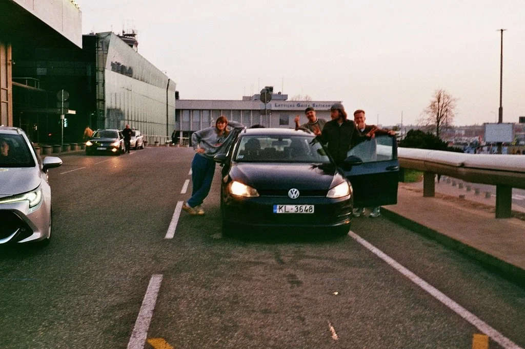 Tok bare 5 m&aring;neder &aring; f&aring; frem p&aring;skeferie bildene. Solid kamera fra 1970 fikser. Her er de🤌🏼🇱🇻 Latvia er ny p&aring;sketradisjon