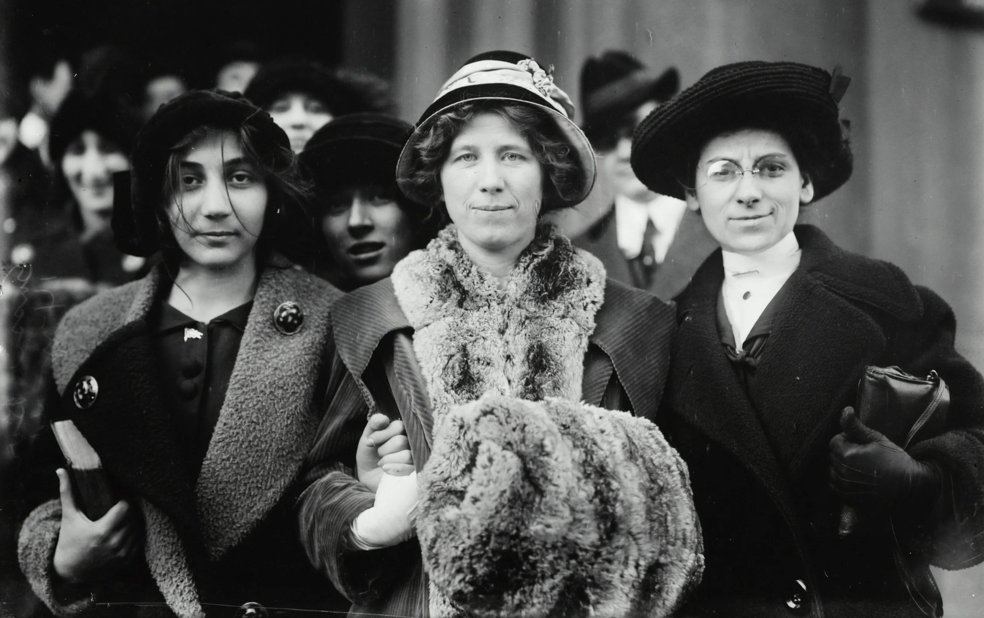 Women Supporting Women: Why We Love to See it &amp; Why We Need More of It