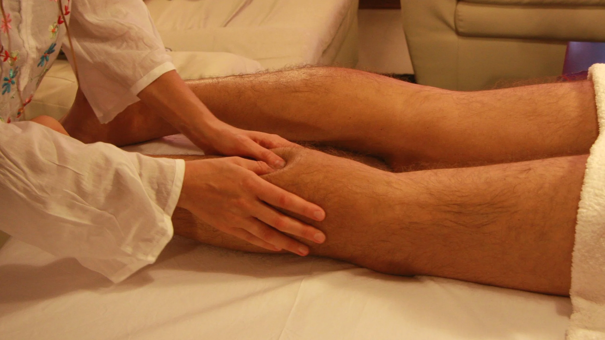 IL MASSAGGIO SPORTIVO PRE-GARA: TECNICHE E BENEFICI 