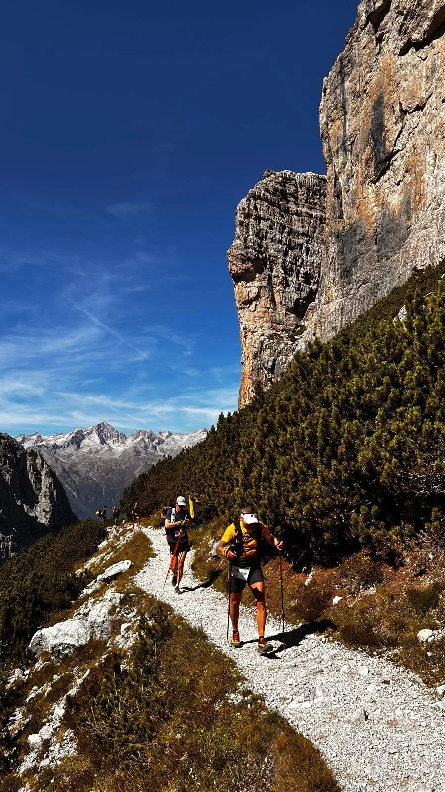 Massaggio sportivo professionale per migliorare la performance fisica ridurre le tensioni muscolari. Trattamento ideale per atleti e sportivi di ogni livello, favorisce il recupero e la flessibilità dopo l’attività fisica intensa. A Thiene