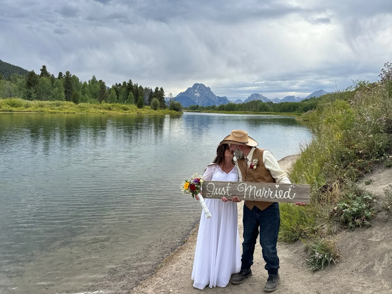 Schwacher-Landing-wedding.jpeg