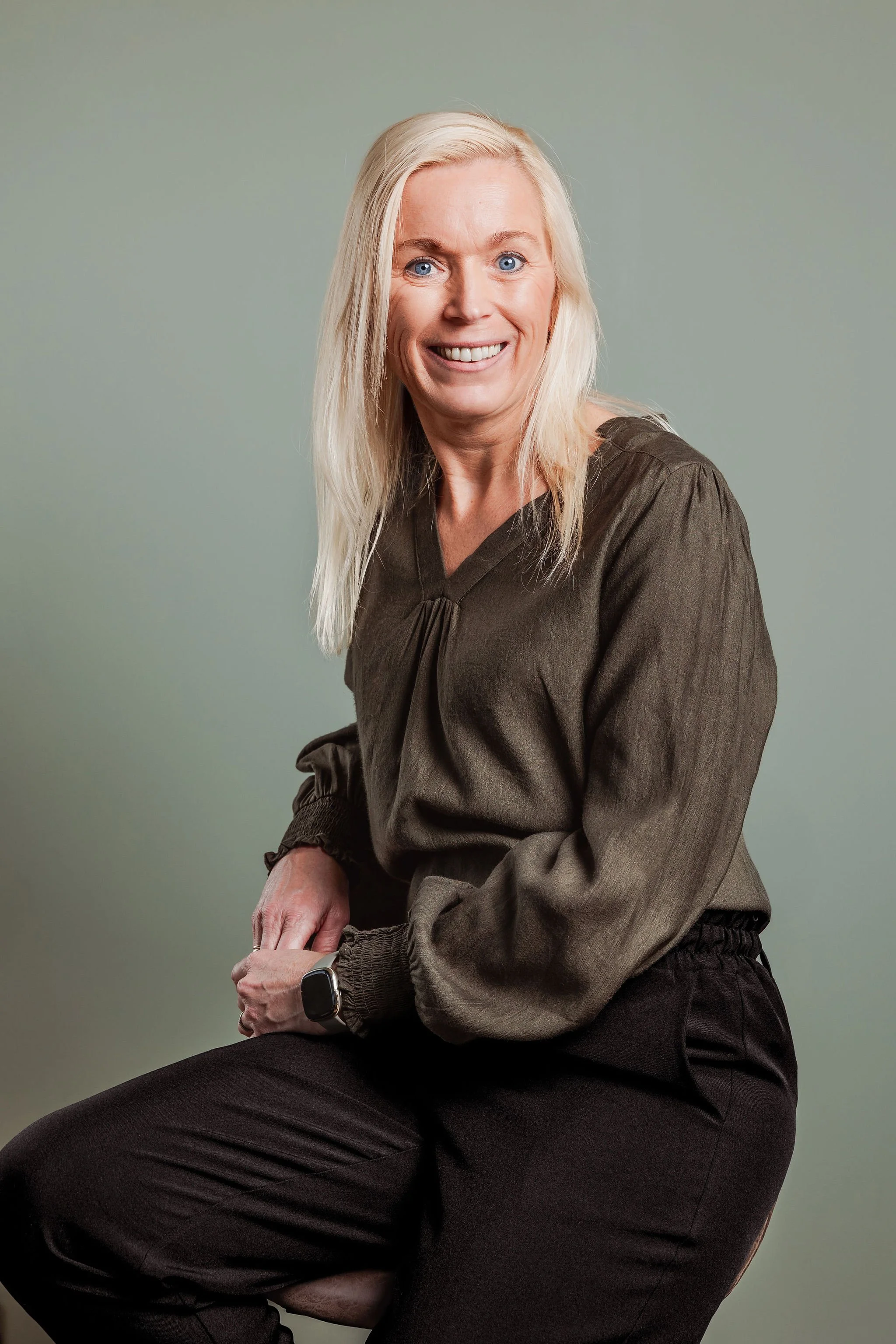 Ergoterapeut i Ergoressurs tilgjengelig for kontakt og personlig oppfølging for eldre og pårørende