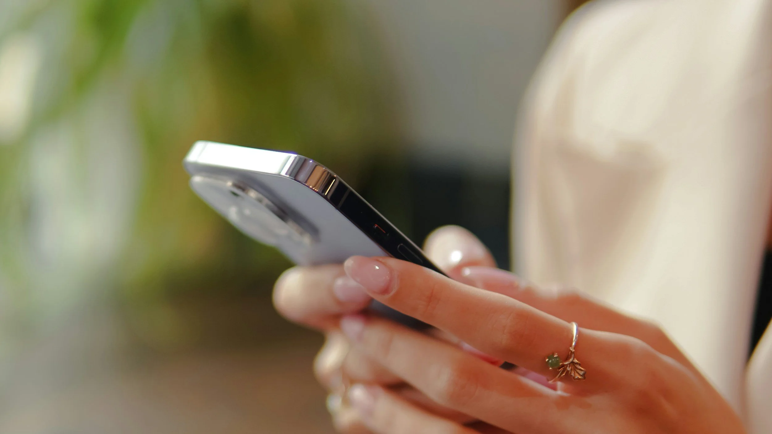 The Text Message That Can Quietly Damage Your Divorce Case
