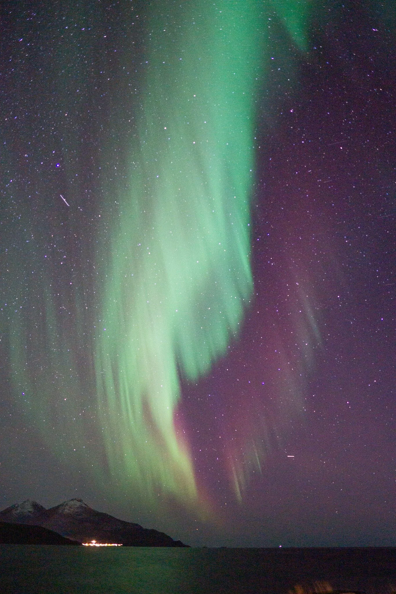 arctic-fjord-photo-auroraborealis.jpg