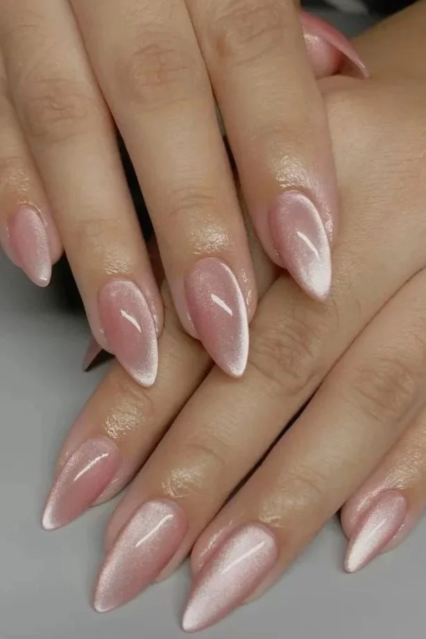 10+Stunning+Cat+Eye+Nail+Designs+You%E2%80%99ll+Obsess+Over.jpg